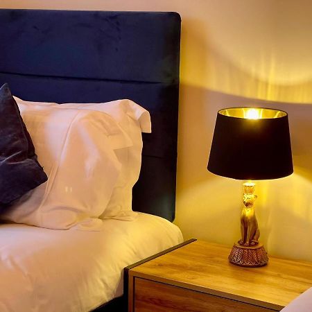 Kist Accommodates - Stylish Headingley Apartment - Parking - 500 Mps Wifi Meanwood Экстерьер фото