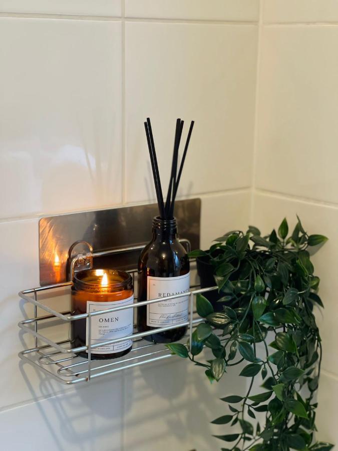 Kist Accommodates - Stylish Headingley Apartment - Parking - 500 Mps Wifi Meanwood Экстерьер фото