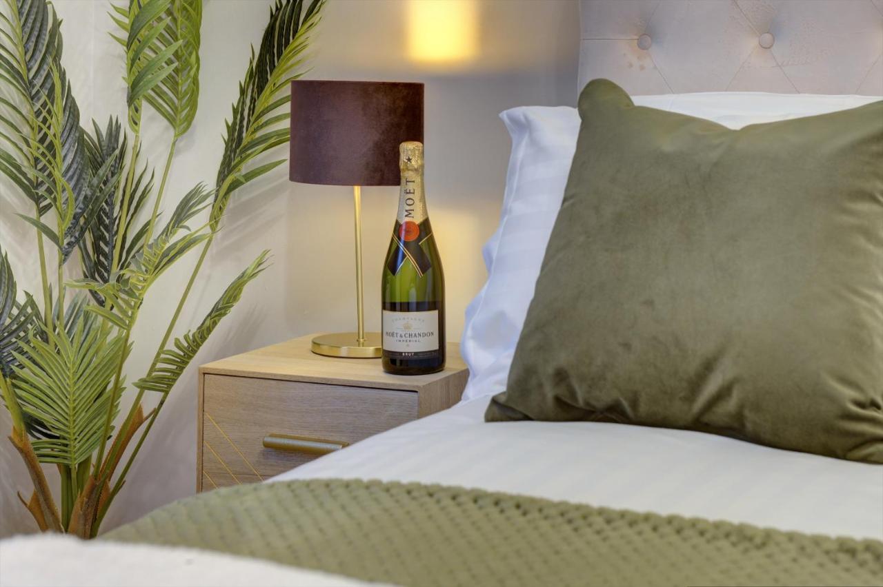 Kist Accommodates - Stylish Headingley Apartment - Parking - 500 Mps Wifi Meanwood Экстерьер фото
