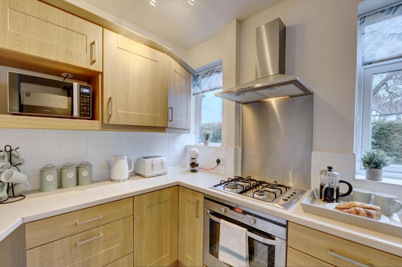 Kist Accommodates - Stylish Headingley Apartment - Parking - 500 Mps Wifi Meanwood Экстерьер фото