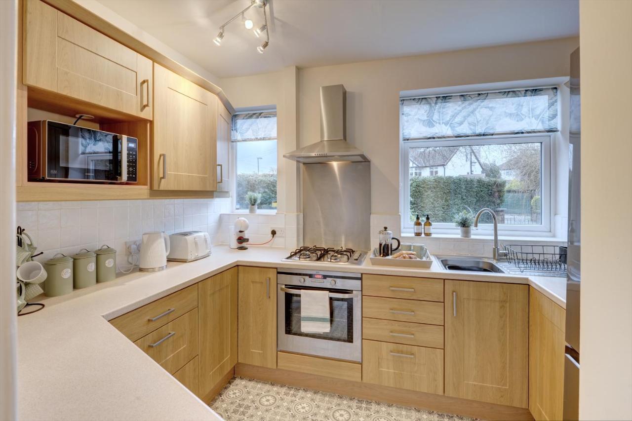 Kist Accommodates - Stylish Headingley Apartment - Parking - 500 Mps Wifi Meanwood Экстерьер фото