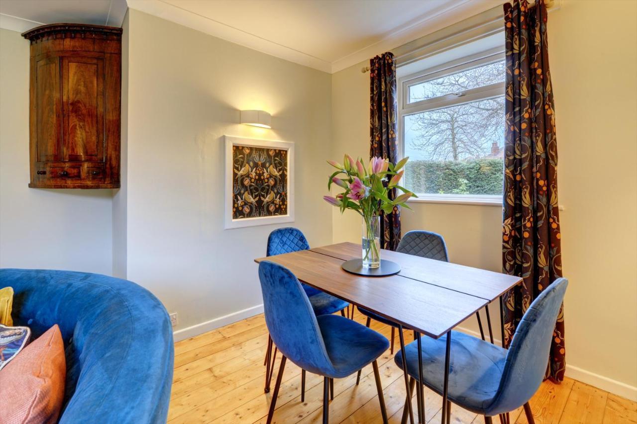 Kist Accommodates - Stylish Headingley Apartment - Parking - 500 Mps Wifi Meanwood Экстерьер фото